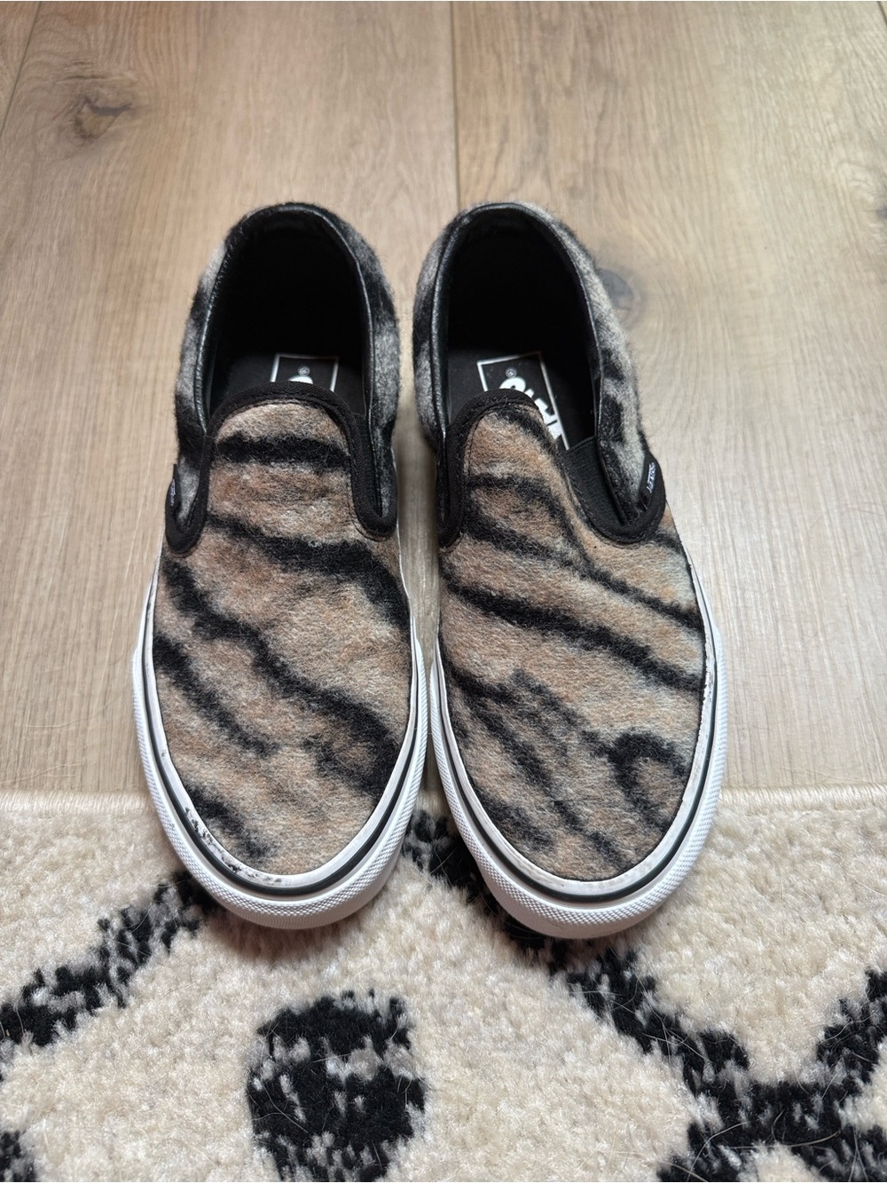 Womens Slip-On Vans Tan & Black Tiger Print